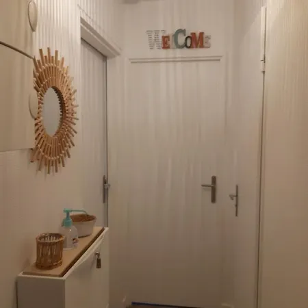 T2 Avec Balcon Refait A Neuf