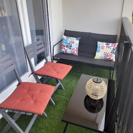 T2 Avec Balcon Refait A Neuf Apartamento *