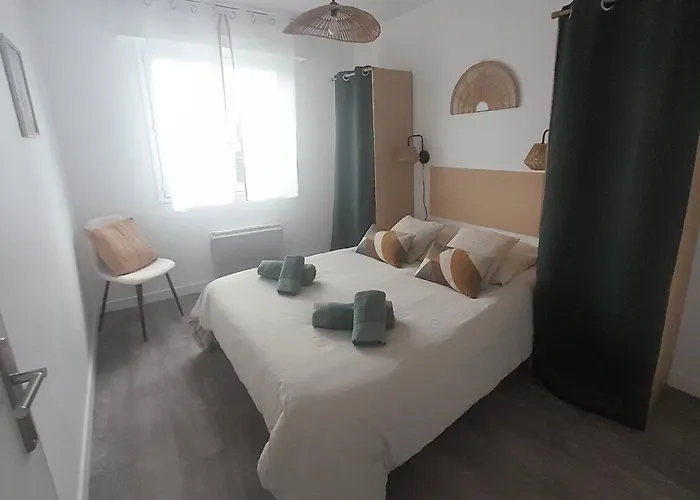 T2 Avec Balcon Refait A Neuf